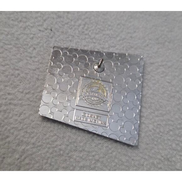 Disney Villains Comic Book Jafar Aladdin Evil Snake Villain Trading Pin - Picture 2 of 4